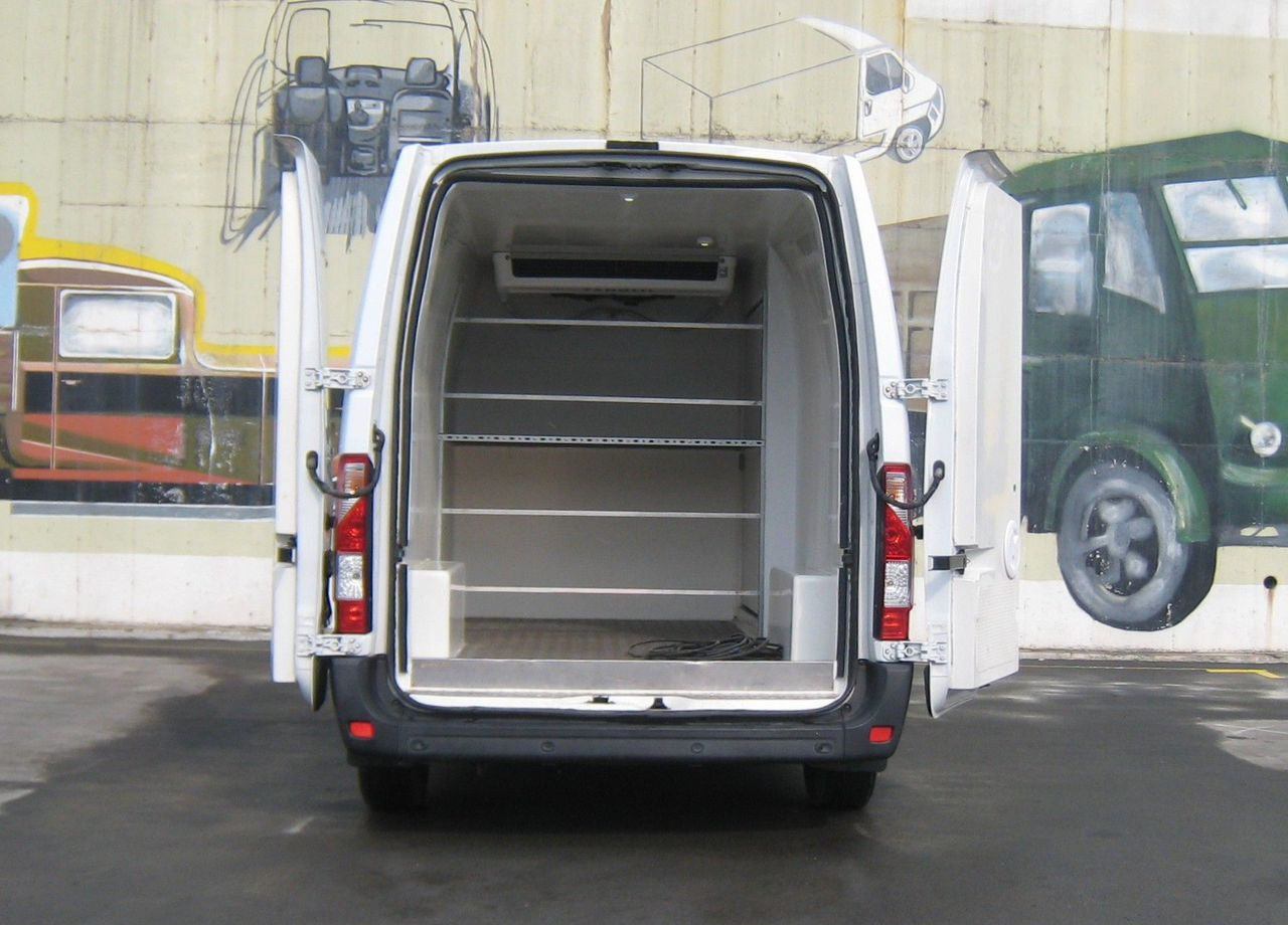 Цельнометаллический фургон Renault Master цельнометаллический, 2020: фото 15