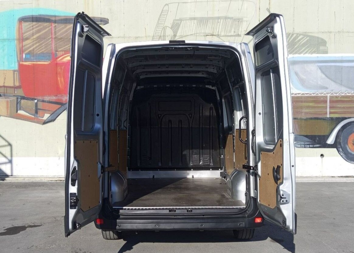 Цельнометаллический фургон Renault Master цельнометаллический, 2020: фото 12