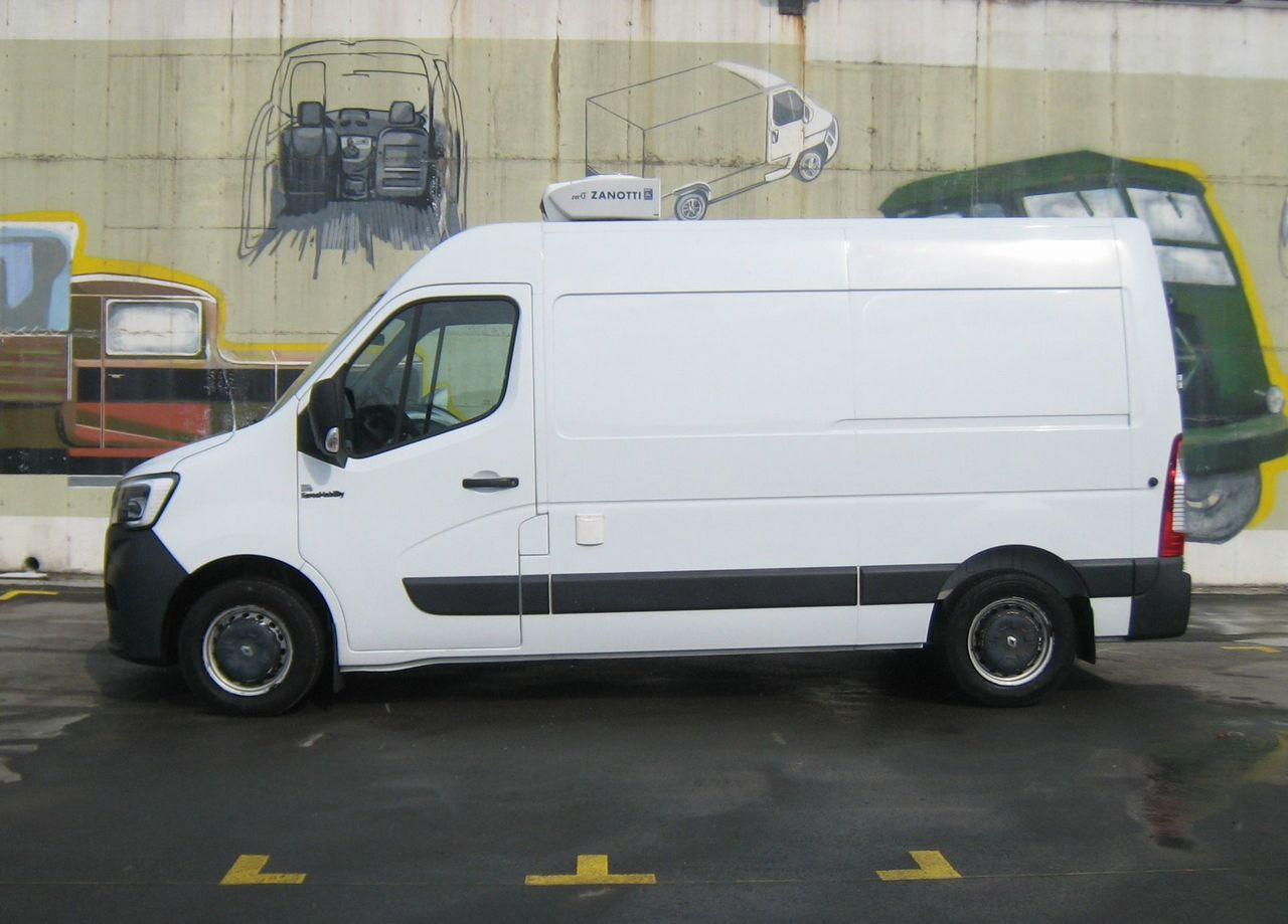 Цельнометаллический фургон Renault Master цельнометаллический, 2020: фото 18