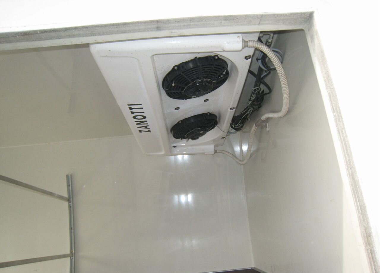 Цельнометаллический фургон Renault Master цельнометаллический, 2020: фото 9