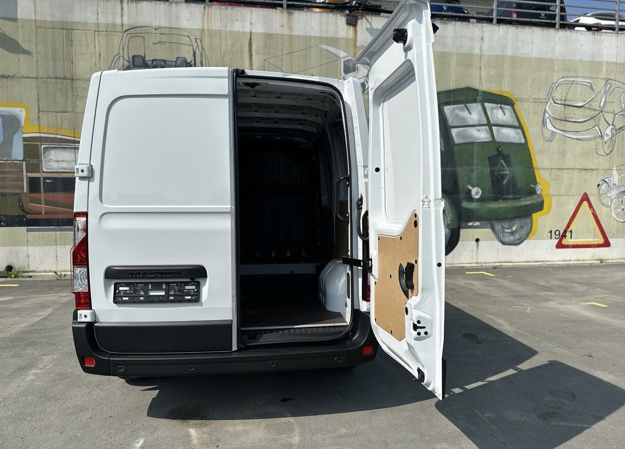 Новый Цельнометаллический фургон Renault Master цельнометаллический, 2024: фото 8