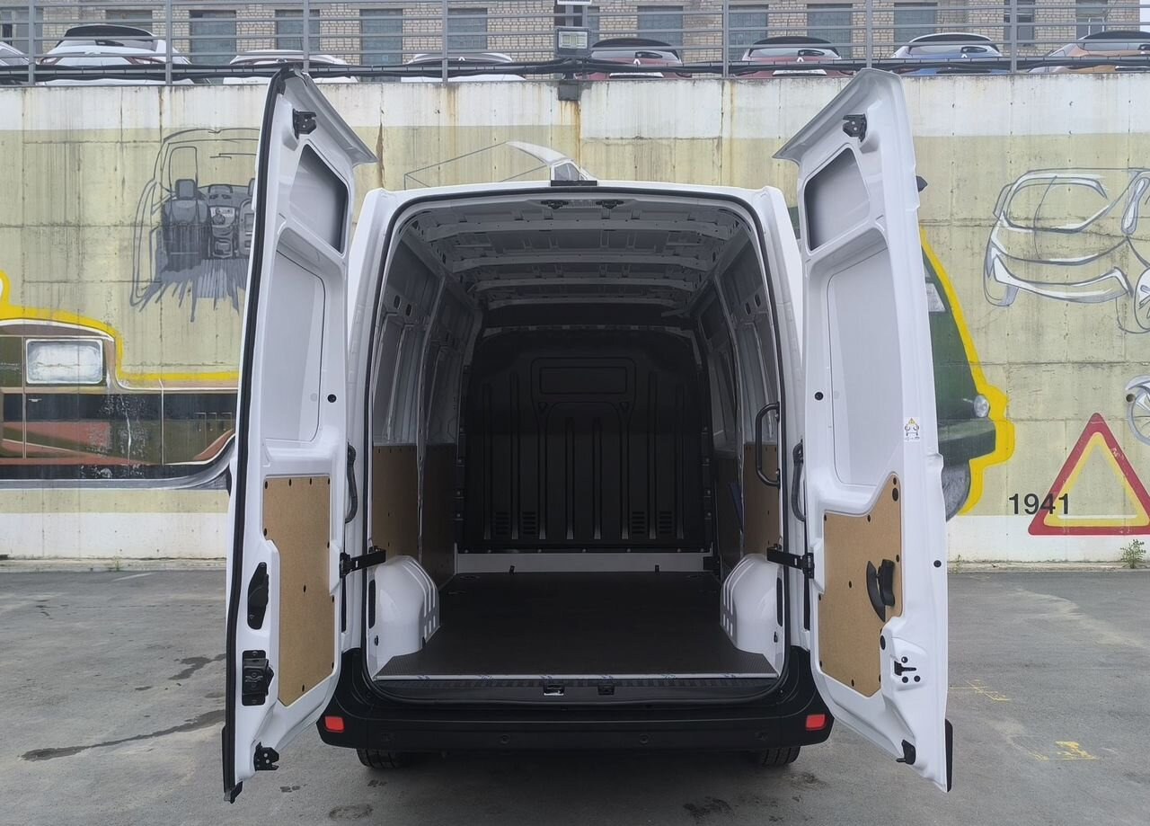 Новый Цельнометаллический фургон Renault Master цельнометаллический, 2024: фото 10