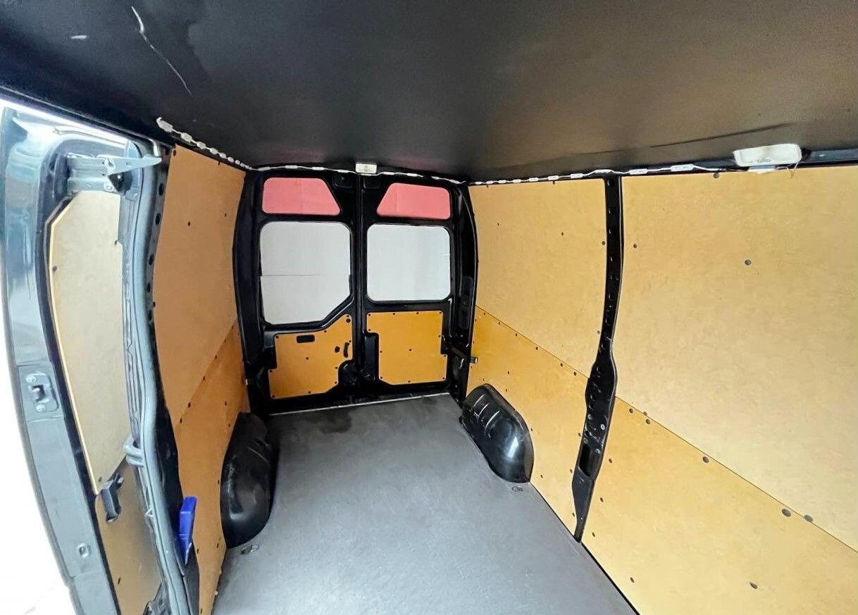 Цельнометаллический фургон Renault Master цельнометаллический, 2018: фото 11