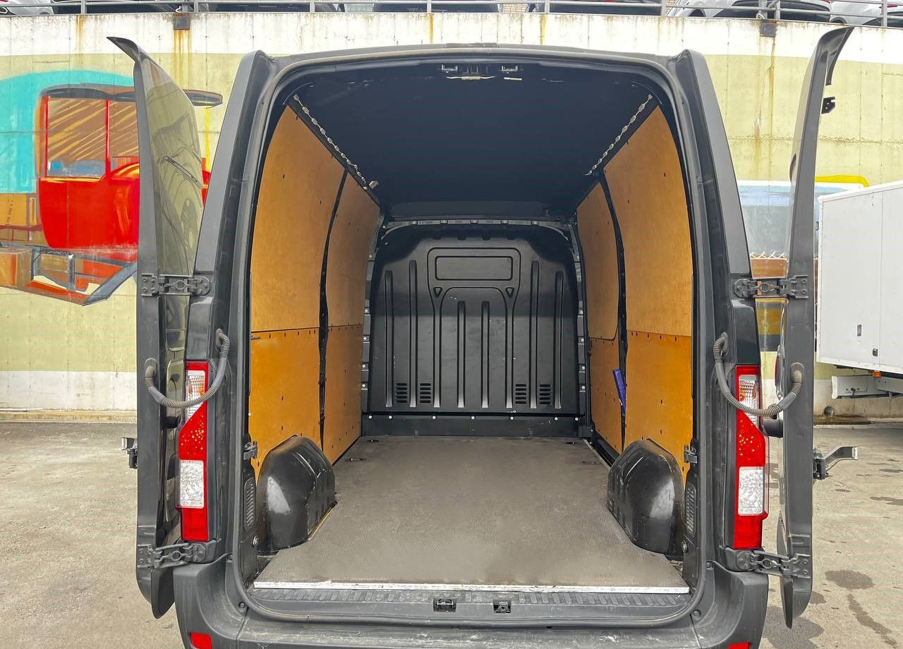 Цельнометаллический фургон Renault Master цельнометаллический, 2018: фото 8