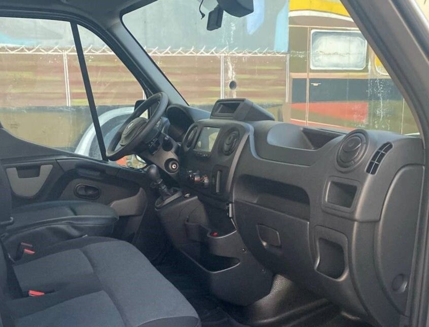 Цельнометаллический фургон Renault Master цельнометаллический, 2018: фото 18