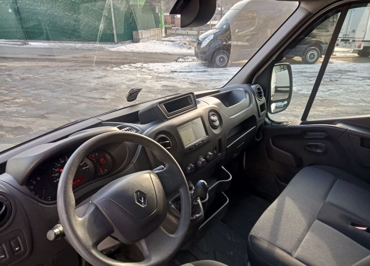 Цельнометаллический фургон Renault Master цельнометаллический, 2019: фото 17