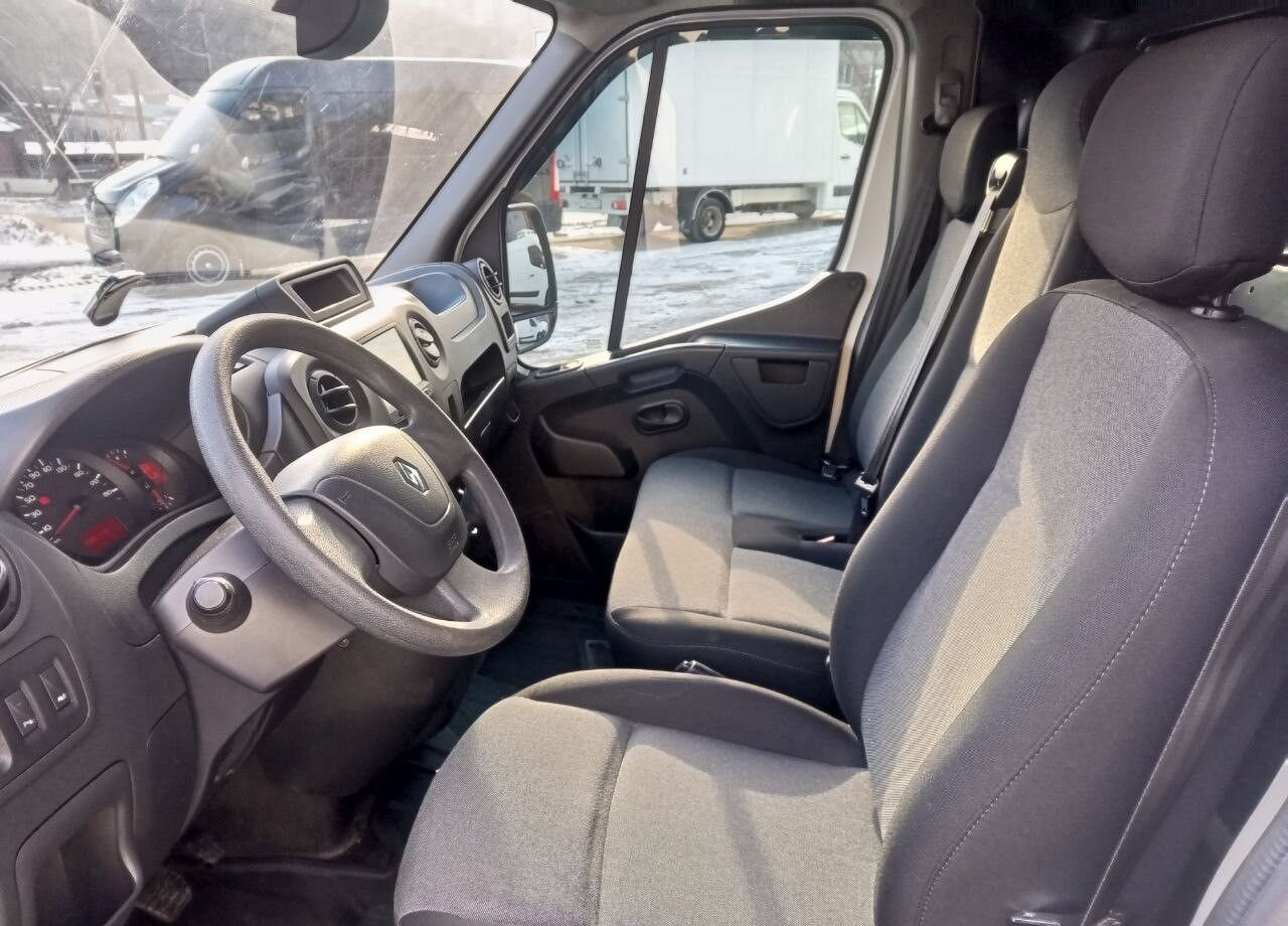 Цельнометаллический фургон Renault Master цельнометаллический, 2019: фото 17