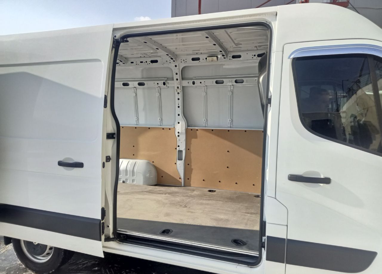 Цельнометаллический фургон Renault Master цельнометаллический, 2019: фото 10