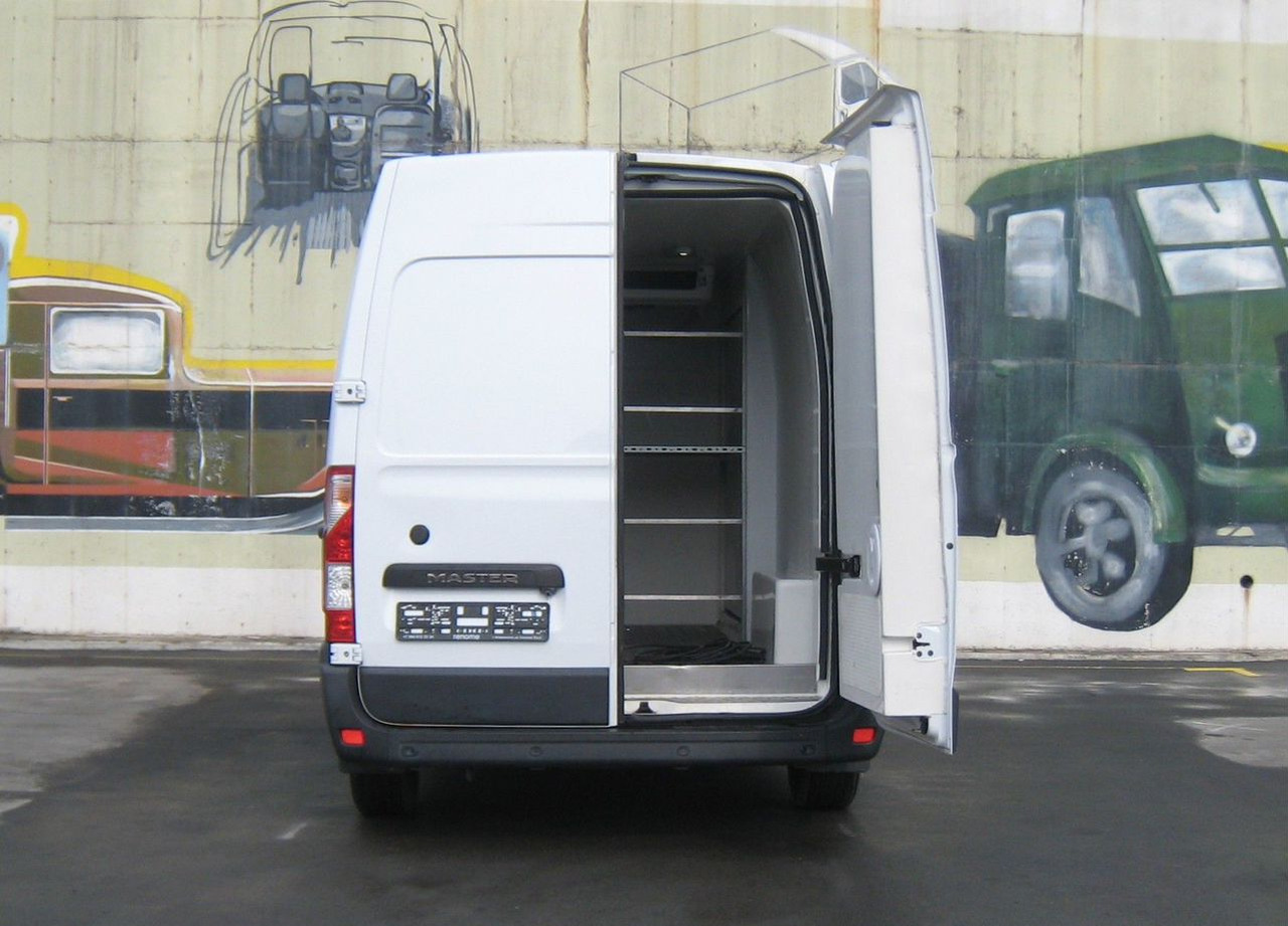 Цельнометаллический фургон Renault Master цельнометаллический, 2020: фото 12