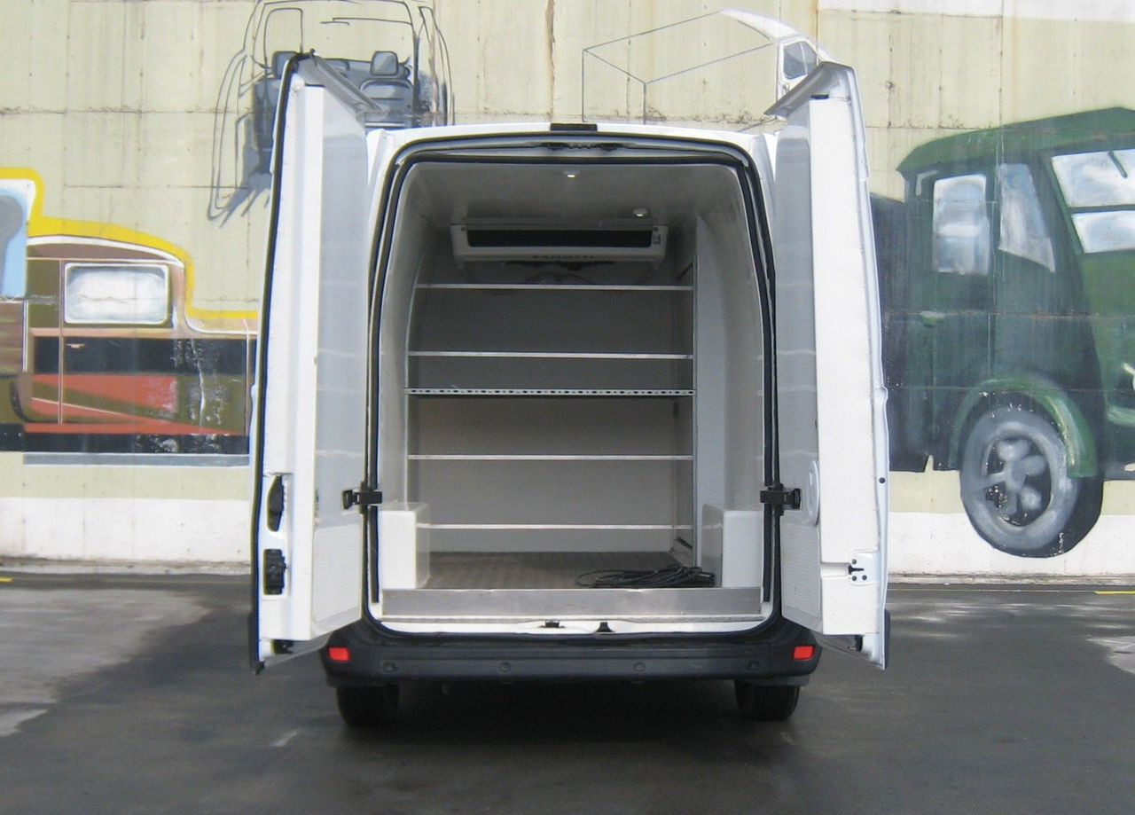 Цельнометаллический фургон Renault Master цельнометаллический, 2020: фото 13