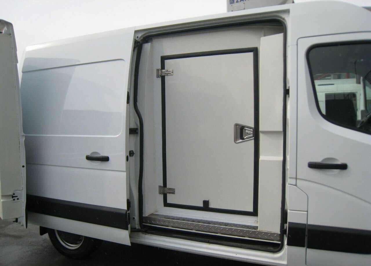 Цельнометаллический фургон Renault Master цельнометаллический, 2020: фото 7