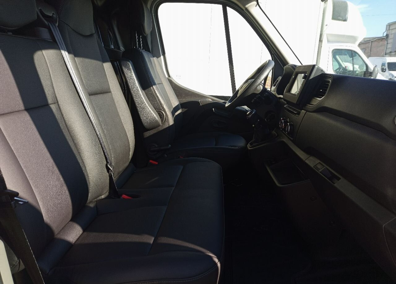 Цельнометаллический фургон Renault Master цельнометаллический, 2020: фото 16 Цельнометаллический фургон Renault Master цельнометаллический, 2020: фото 16