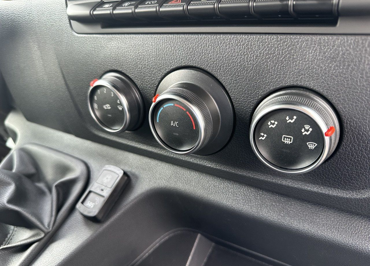 Новый Цельнометаллический фургон Renault Master цельнометаллический, 2024: фото 13