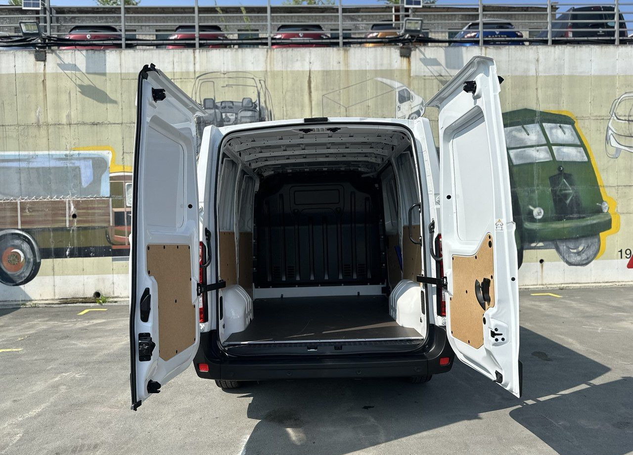 Новый Цельнометаллический фургон Renault Master цельнометаллический, 2024: фото 9