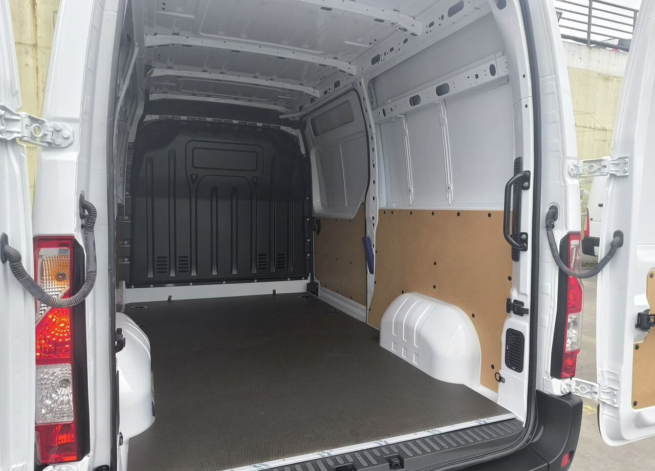 Новый Цельнометаллический фургон Renault Master цельнометаллический, 2024: фото 13