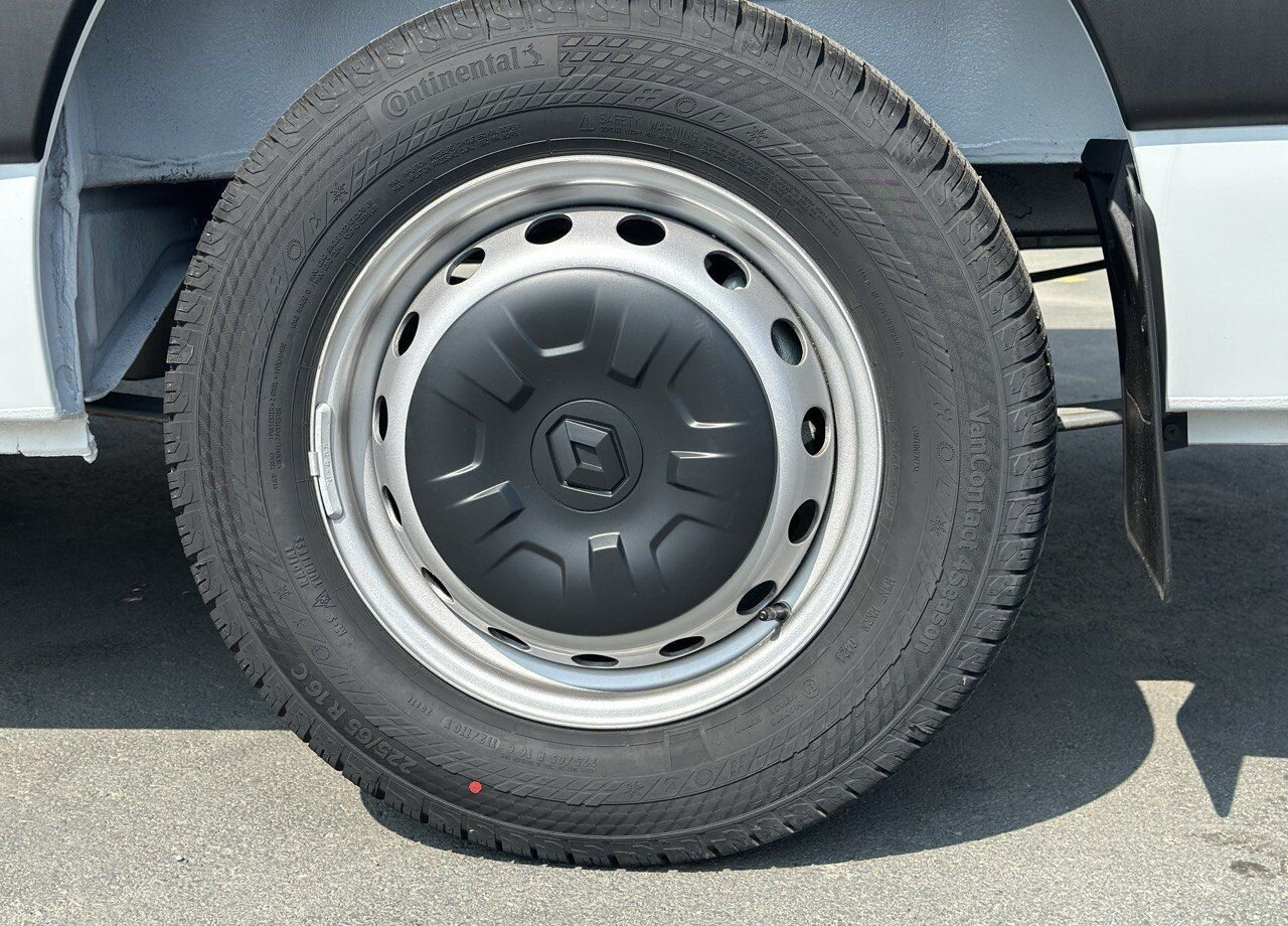 Новый Цельнометаллический фургон Renault Master цельнометаллический, 2024: фото 13
