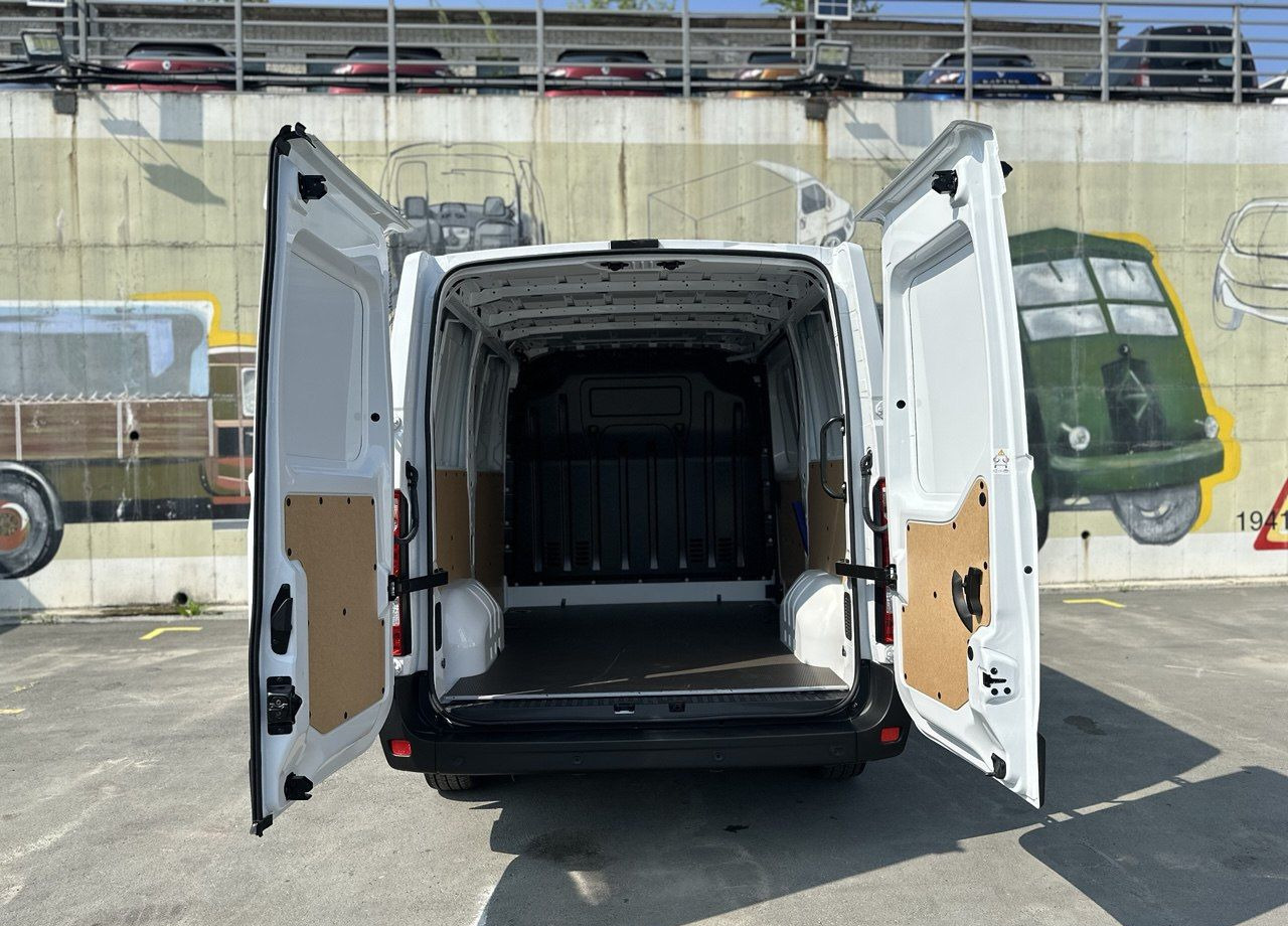 Новый Цельнометаллический фургон Renault Master цельнометаллический, 2024: фото 9 Новый Цельнометаллический фургон Renault Master цельнометаллический, 2024: фото 9