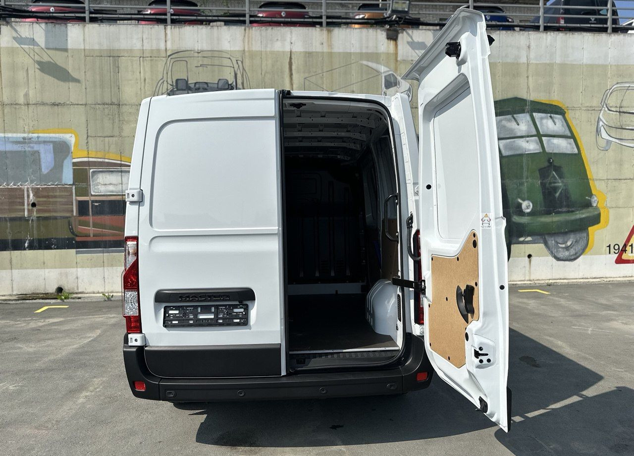 Новый Цельнометаллический фургон Renault Master цельнометаллический, 2024: фото 8