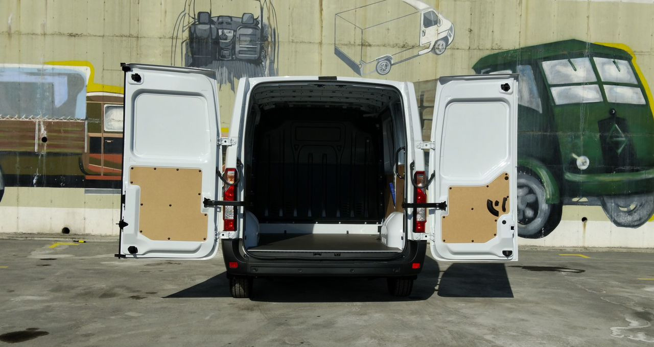 Новый Цельнометаллический фургон Renault Master цельнометаллический, 2024: фото 10