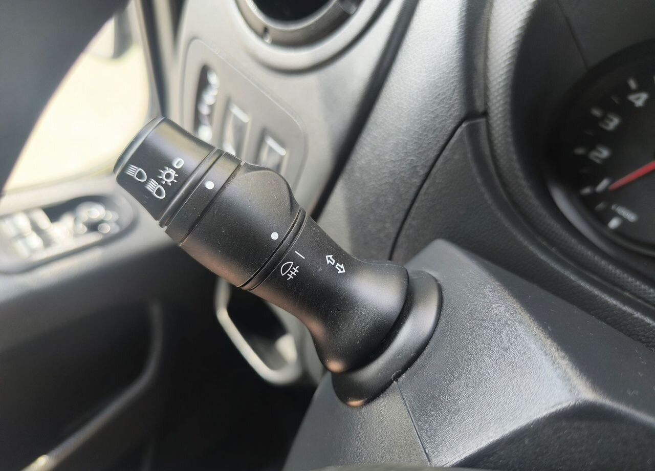 Фургон с закрытым кузовом Renault Master промтоварный, 2018: фото 24