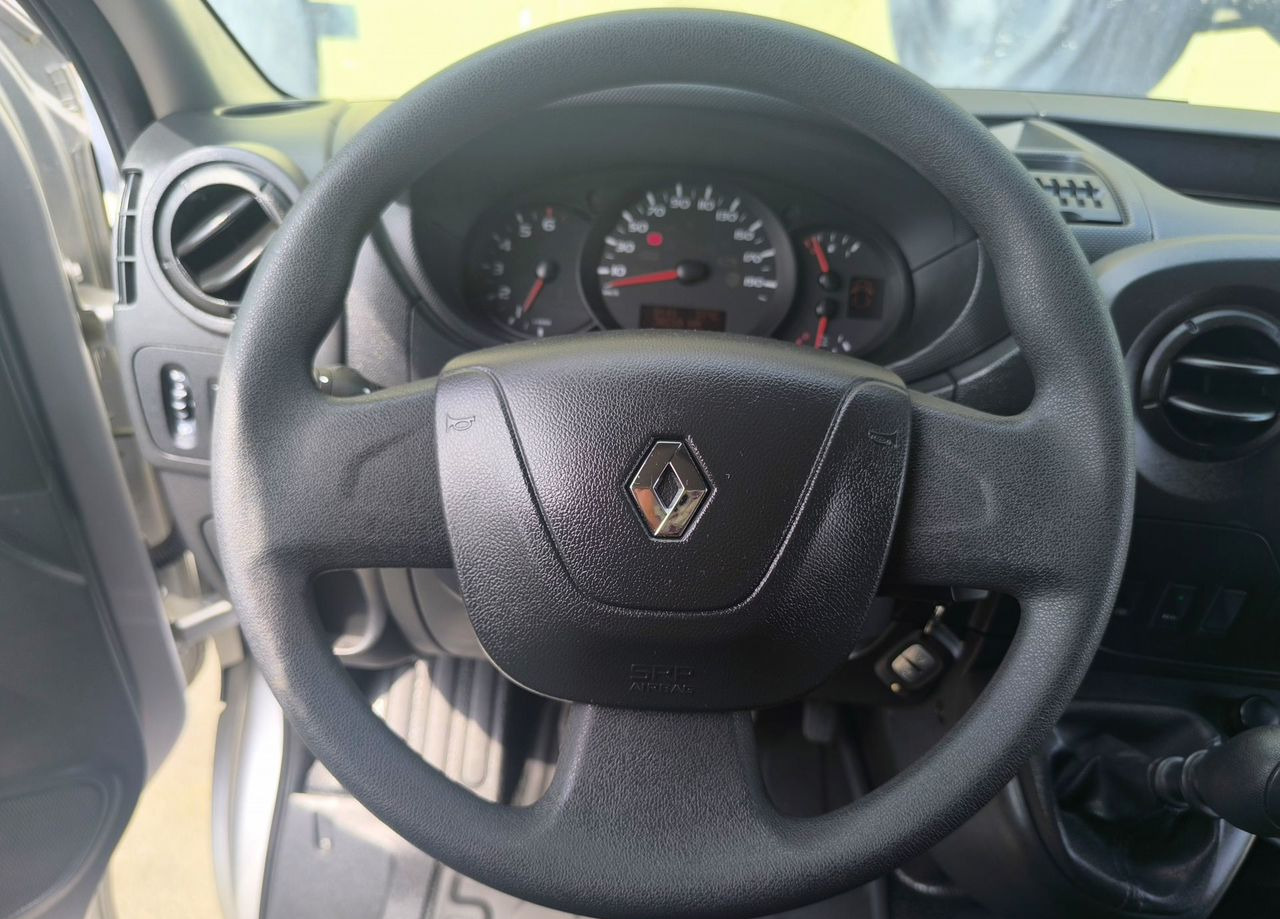 Фургон с закрытым кузовом Renault Master промтоварный, 2018: фото 17