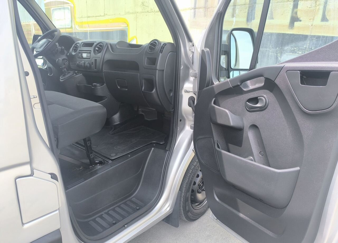 Фургон с закрытым кузовом Renault Master промтоварный, 2018: фото 27