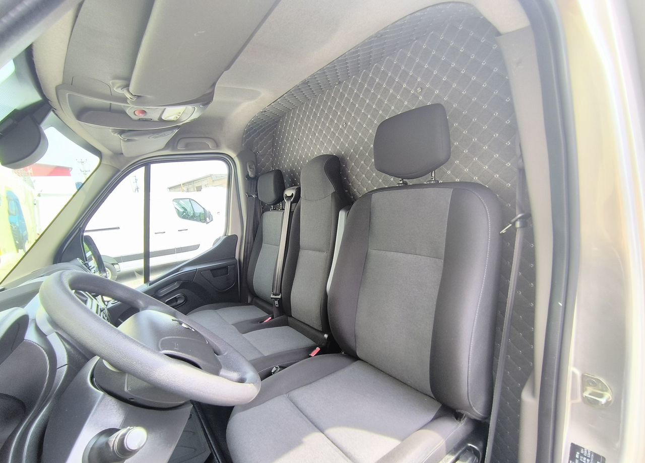 Фургон с закрытым кузовом Renault Master промтоварный, 2018: фото 16