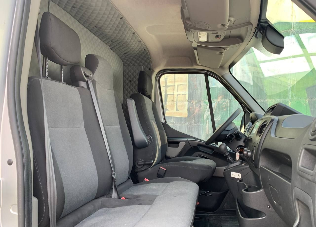 Фургон с закрытым кузовом Renault Master промтоварный, 2019: фото 23