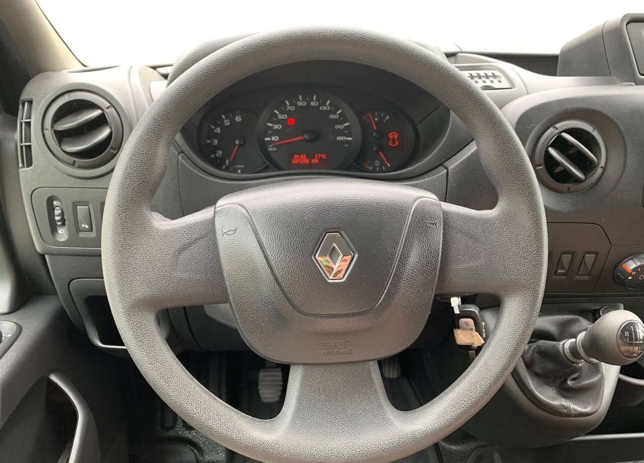 Фургон с закрытым кузовом Renault Master промтоварный, 2019: фото 18