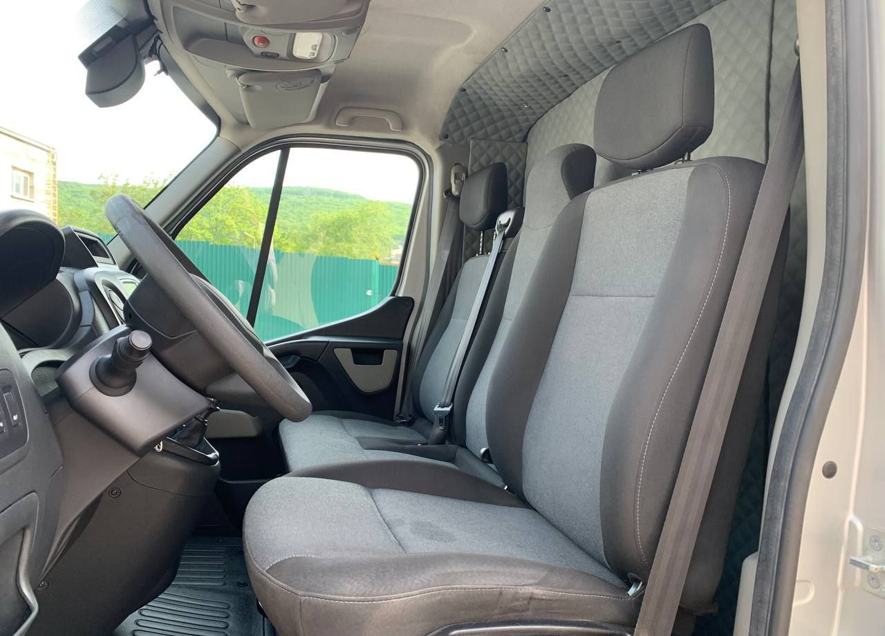 Фургон с закрытым кузовом Renault Master промтоварный, 2019: фото 15