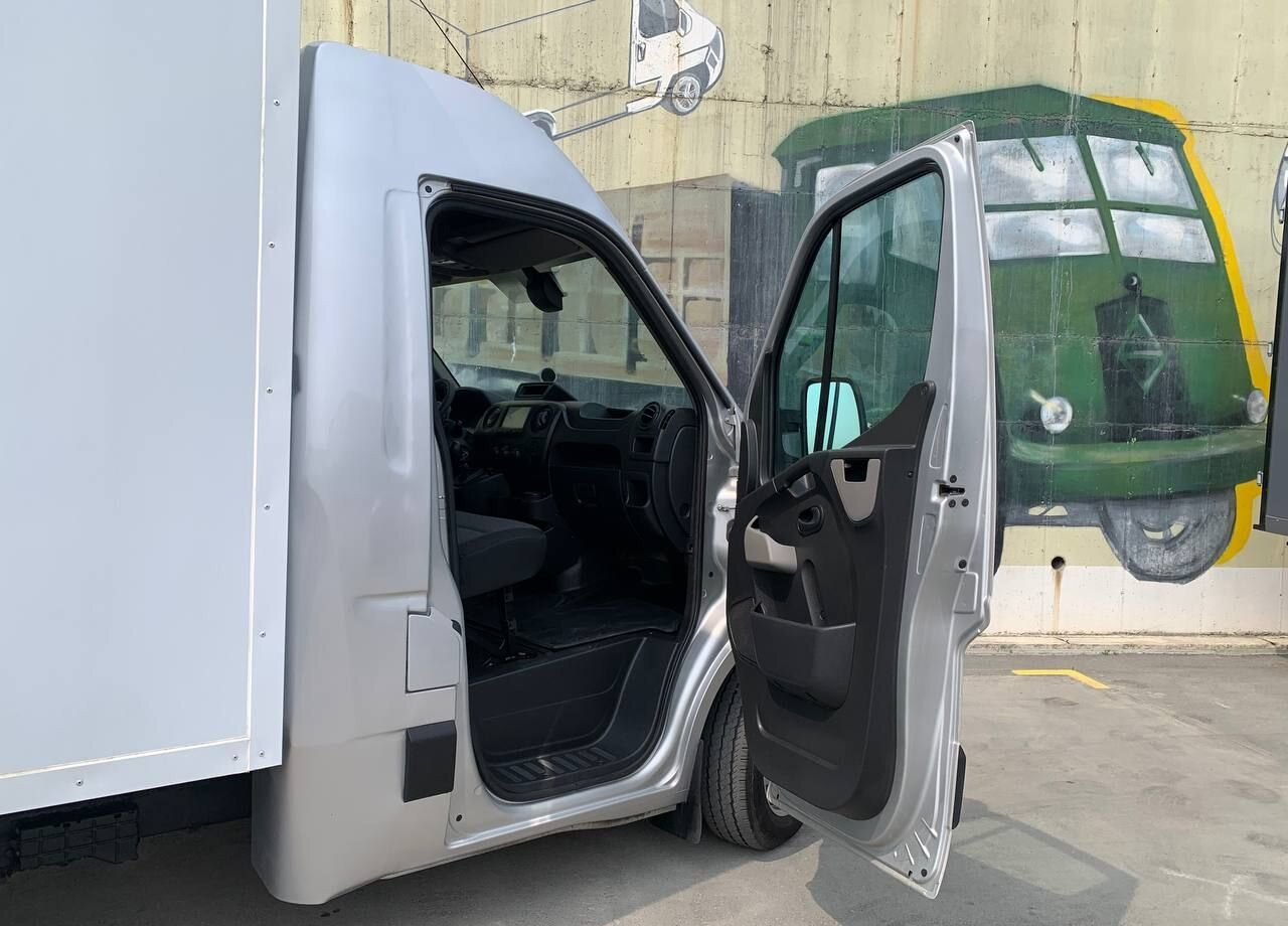 Фургон с закрытым кузовом Renault Master промтоварный, 2019: фото 22