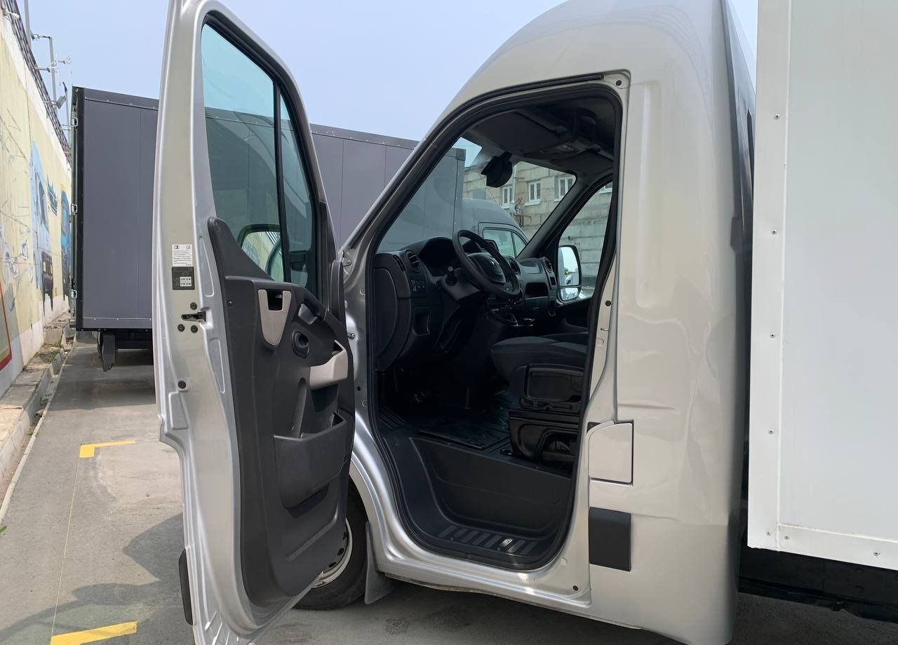 Фургон с закрытым кузовом Renault Master промтоварный, 2019: фото 12