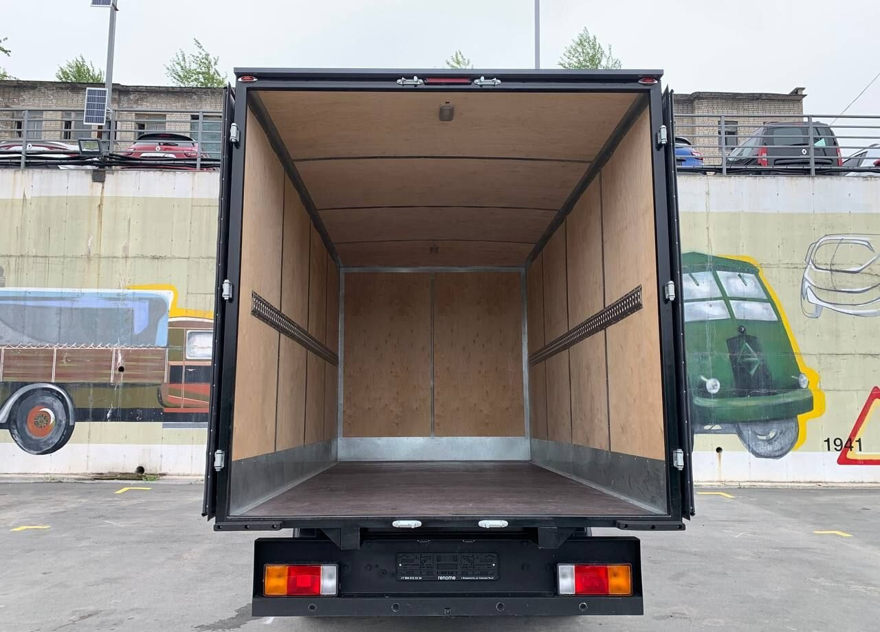 Фургон с закрытым кузовом Renault Master промтоварный, 2019: фото 8