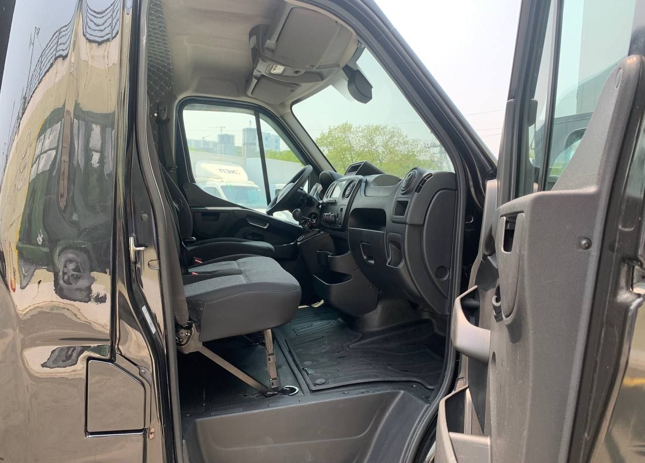 Фургон с закрытым кузовом Renault Master промтоварный, 2019: фото 24