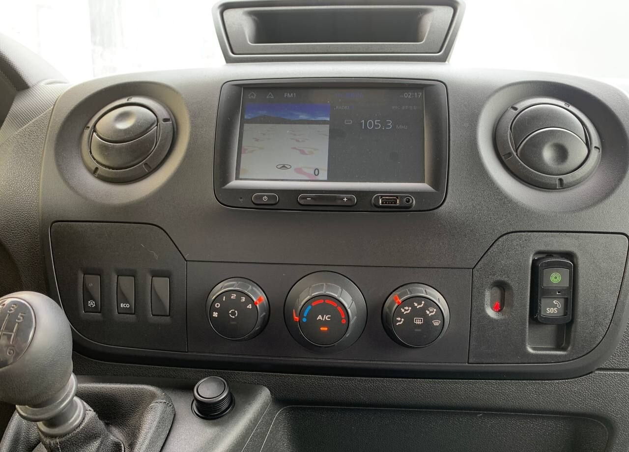 Фургон с закрытым кузовом Renault Master промтоварный, 2019: фото 18