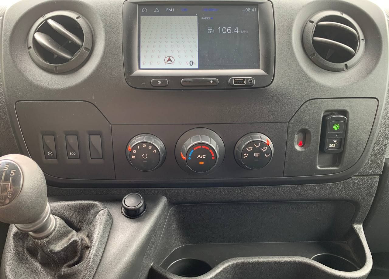 Фургон с закрытым кузовом Renault Master промтоварный, 2019: фото 20