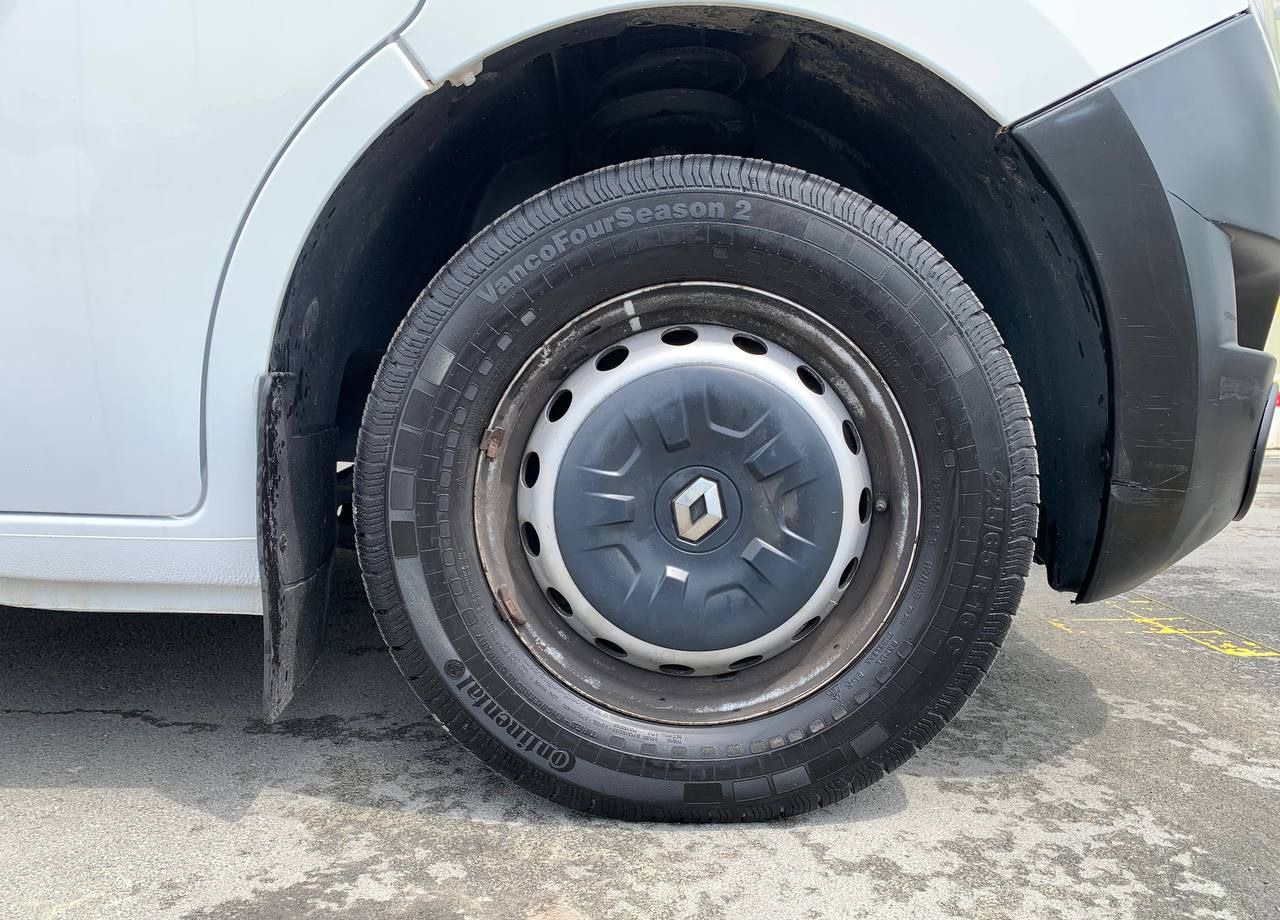 Фургон с закрытым кузовом Renault Master промтоварный, 2019: фото 29