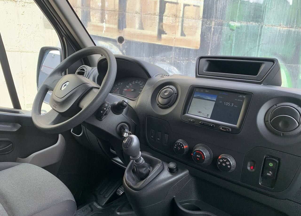 Фургон с закрытым кузовом Renault Master промтоварный, 2019: фото 23