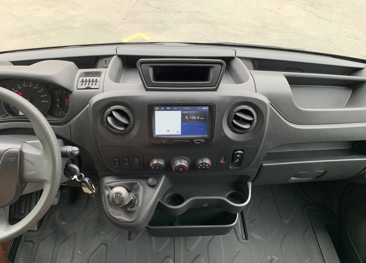 Фургон с закрытым кузовом Renault Master промтоварный, 2019: фото 17