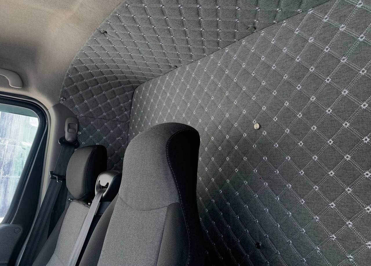 Фургон с закрытым кузовом Renault Master промтоварный, 2019: фото 16