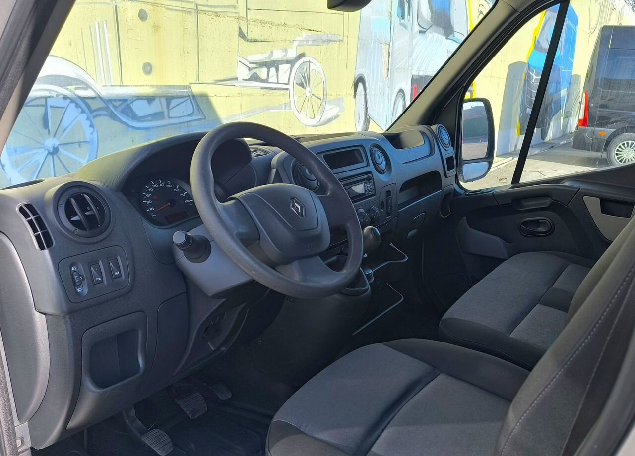 Фургон с закрытым кузовом Renault Master промтоварный, 2019: фото 21