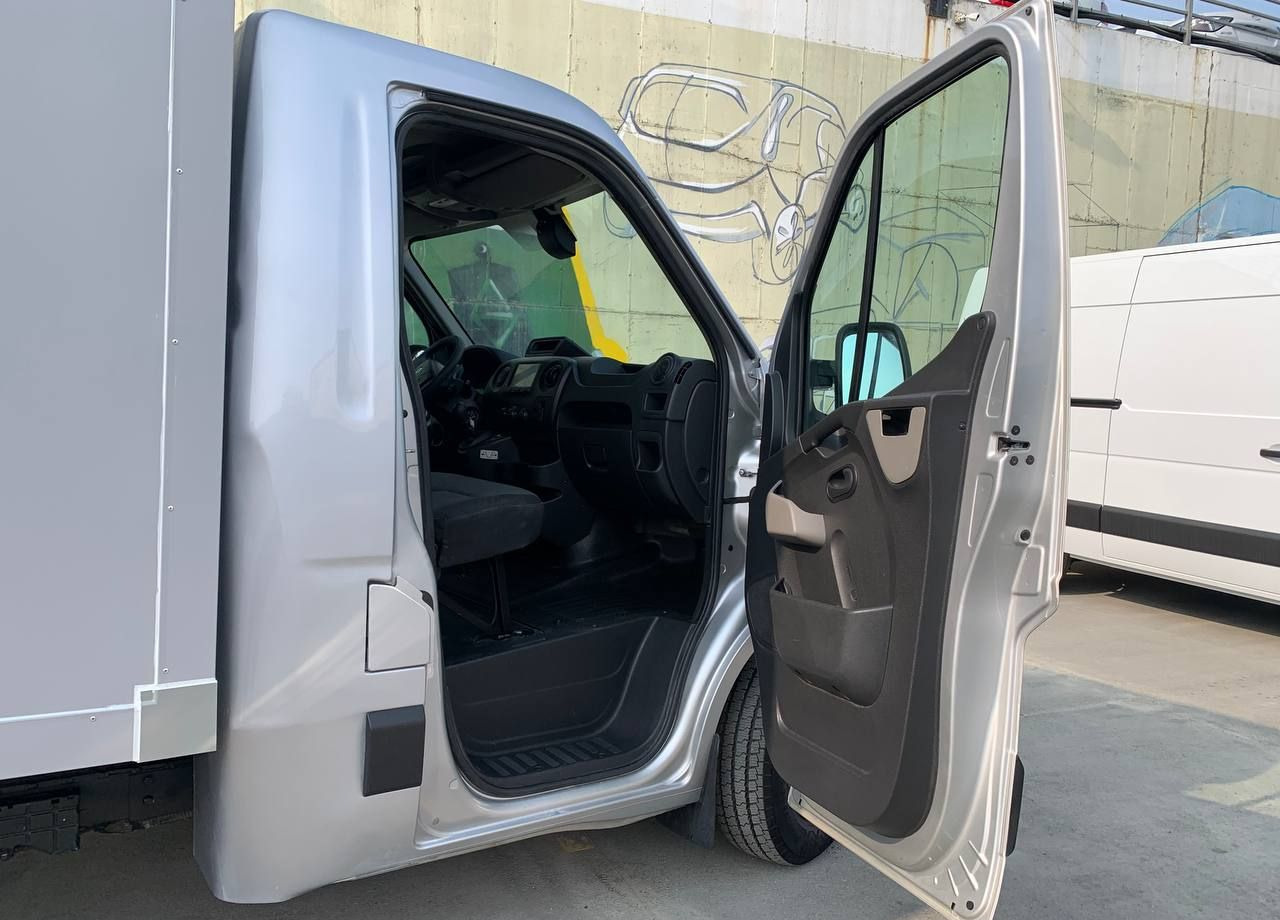Фургон с закрытым кузовом Renault Master промтоварный, 2019: фото 25