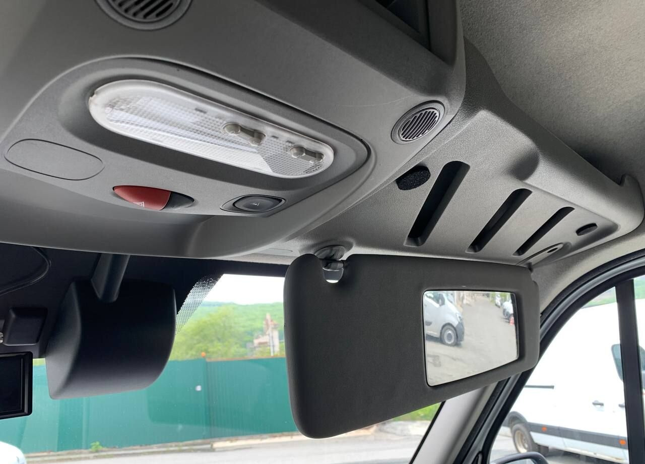 Фургон с закрытым кузовом Renault Master промтоварный, 2019: фото 18