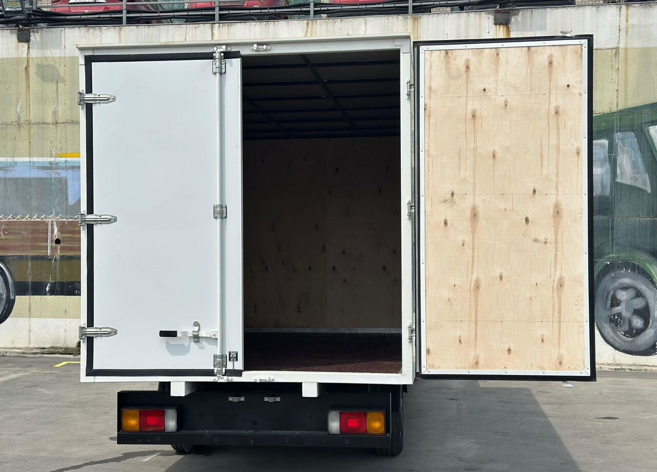 Фургон с закрытым кузовом Renault Master промтоварный, 2019: фото 7