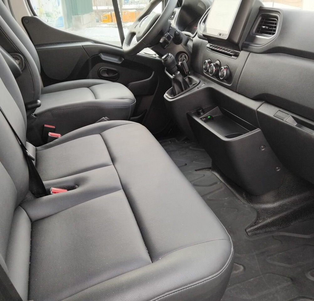 Фургон с закрытым кузовом Renault Master промтоварный, 2020: фото 29