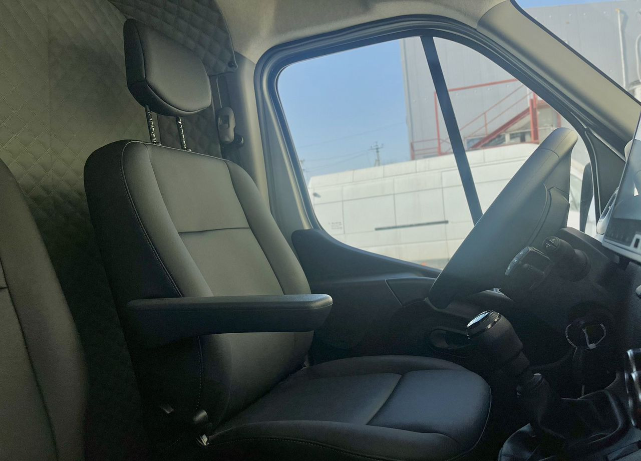 Фургон с закрытым кузовом Renault Master промтоварный, 2020: фото 26