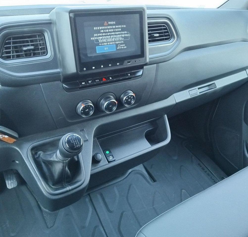 Фургон с закрытым кузовом Renault Master промтоварный, 2020: фото 19