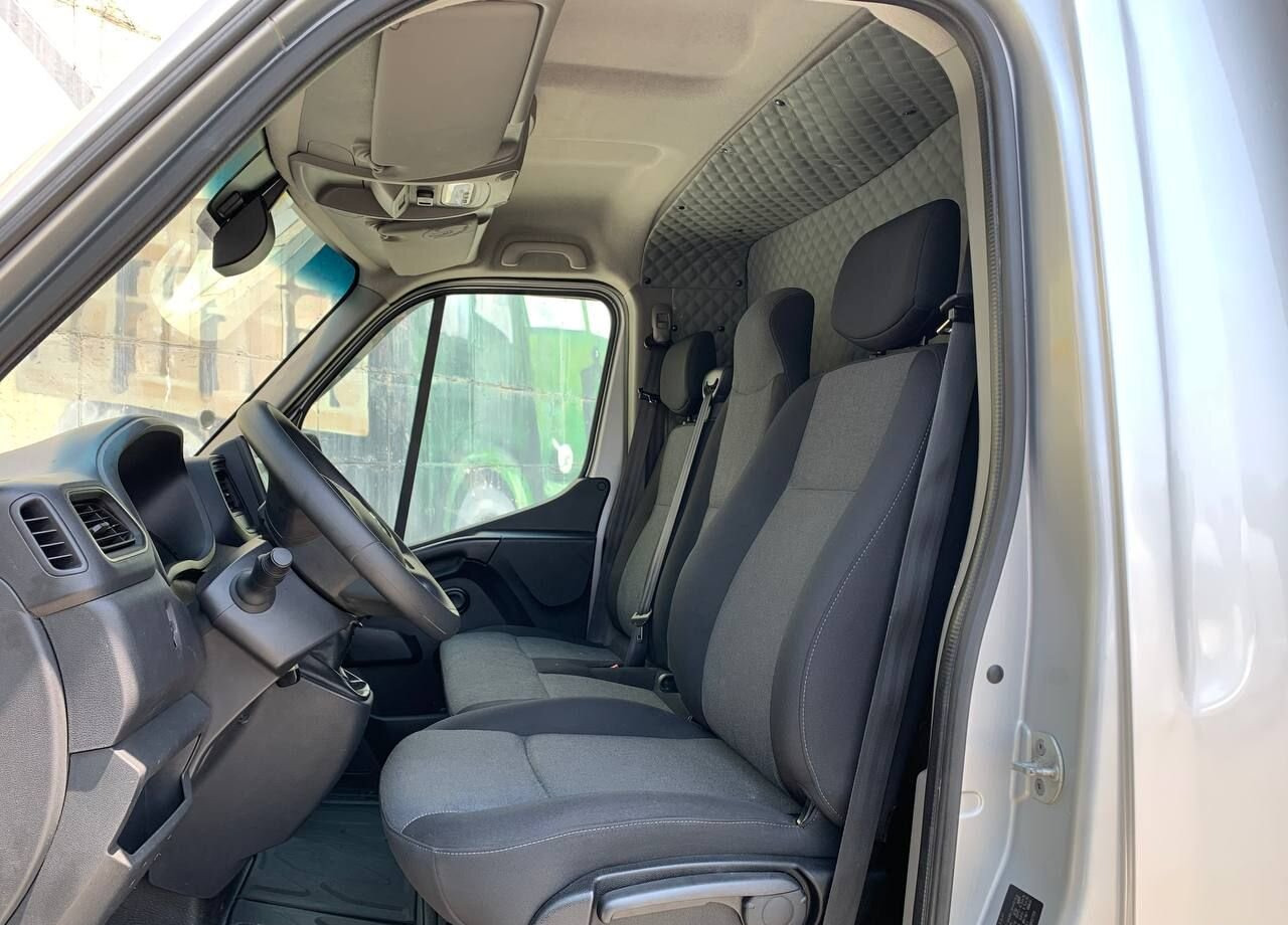 Фургон с закрытым кузовом Renault Master промтоварный, 2020: фото 13