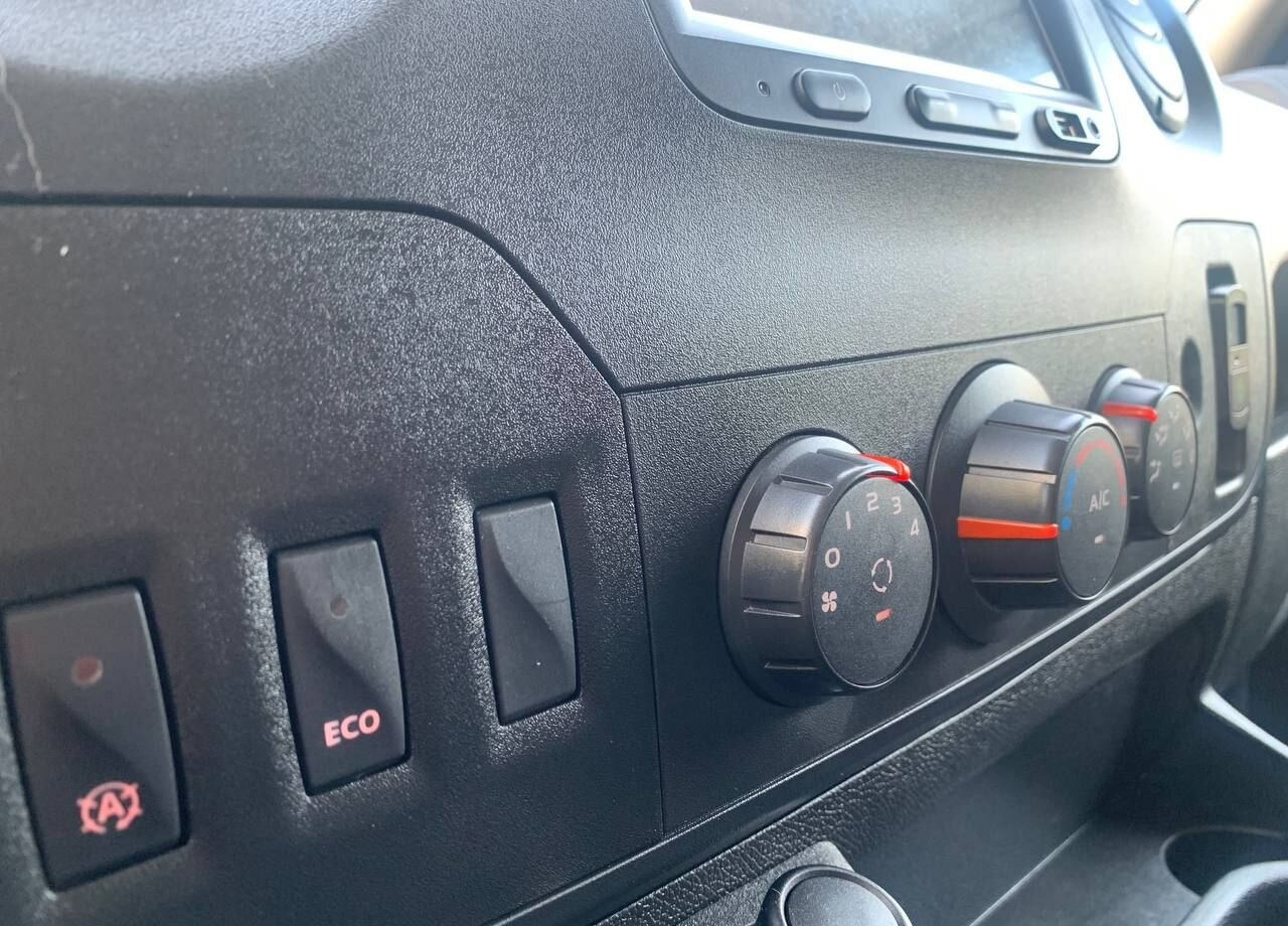 Тентованный фургон Renault Master тентованный, 2019: фото 20
