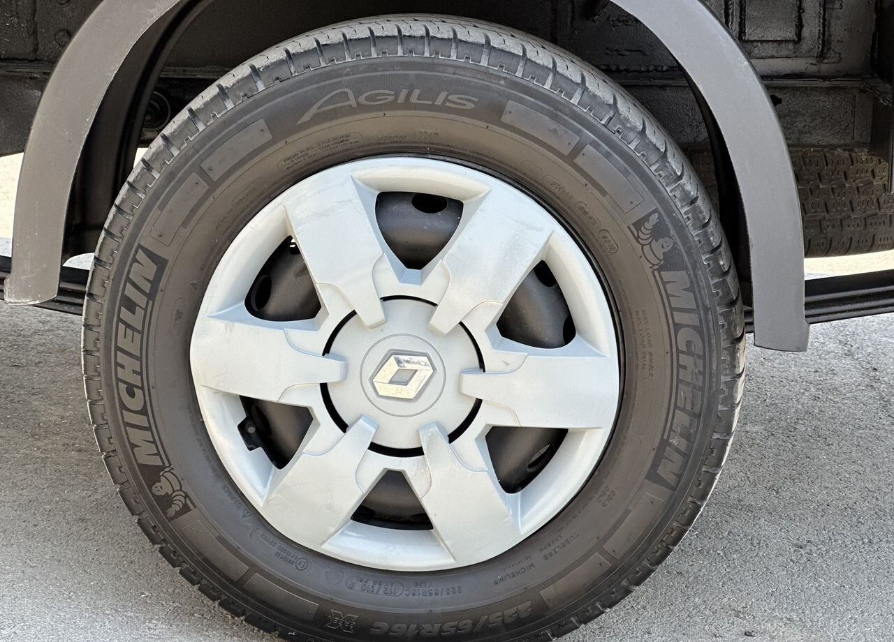 Тентованный фургон Renault Master тентованный, 2019: фото 24 Тентованный фургон Renault Master тентованный, 2019: фото 24